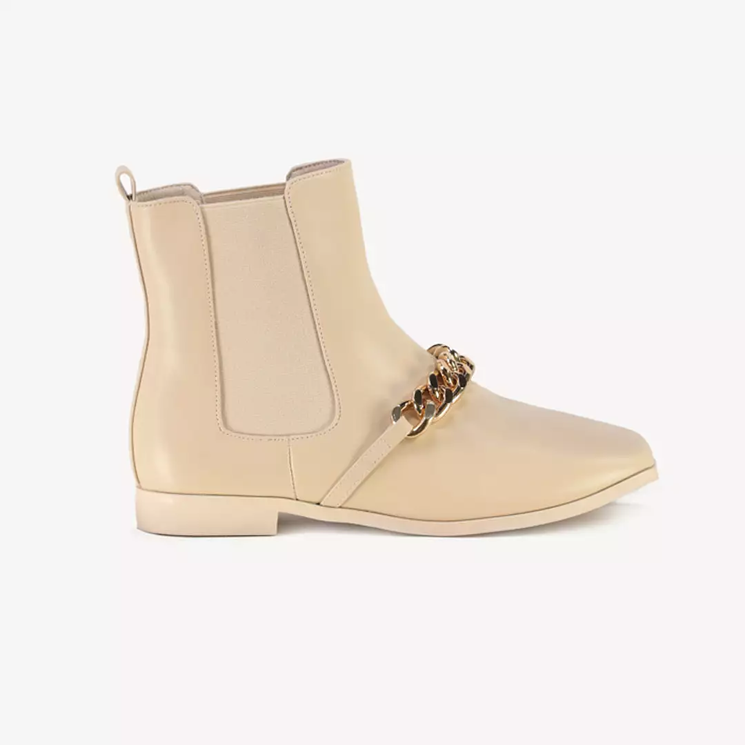 Chunky Chain Vamp Embellished Chelsea Boots