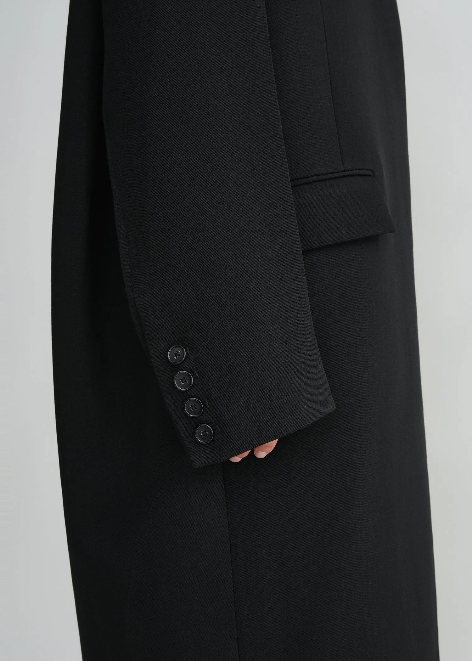 Deep pleat coat black