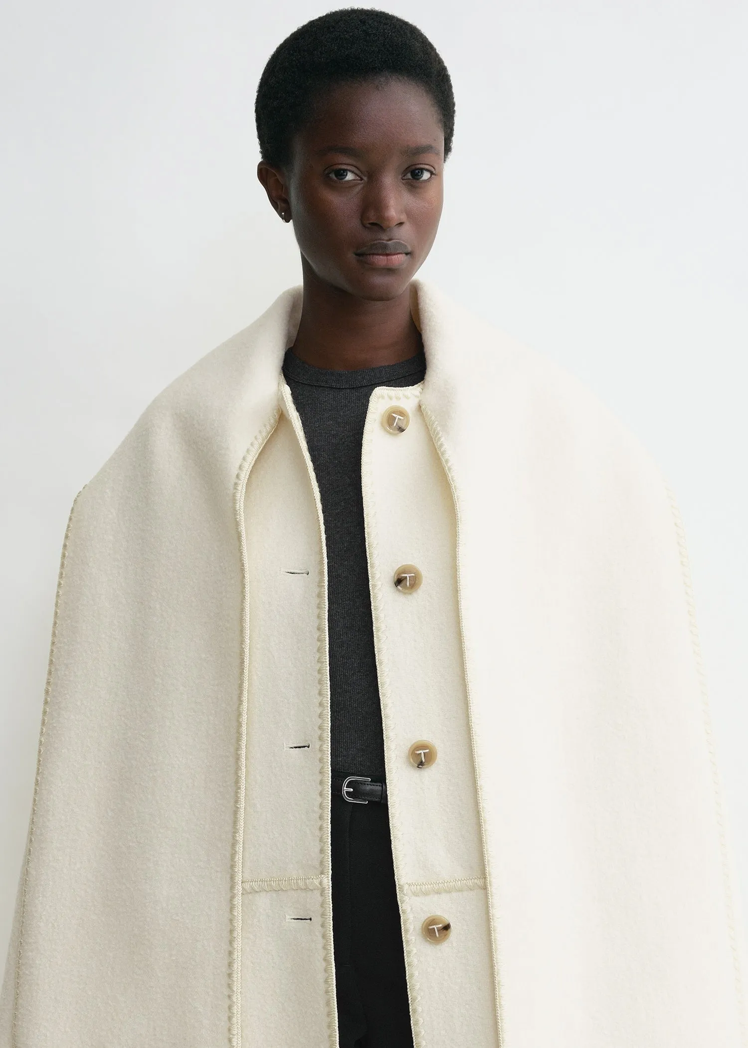 Embroidered scarf coat off white