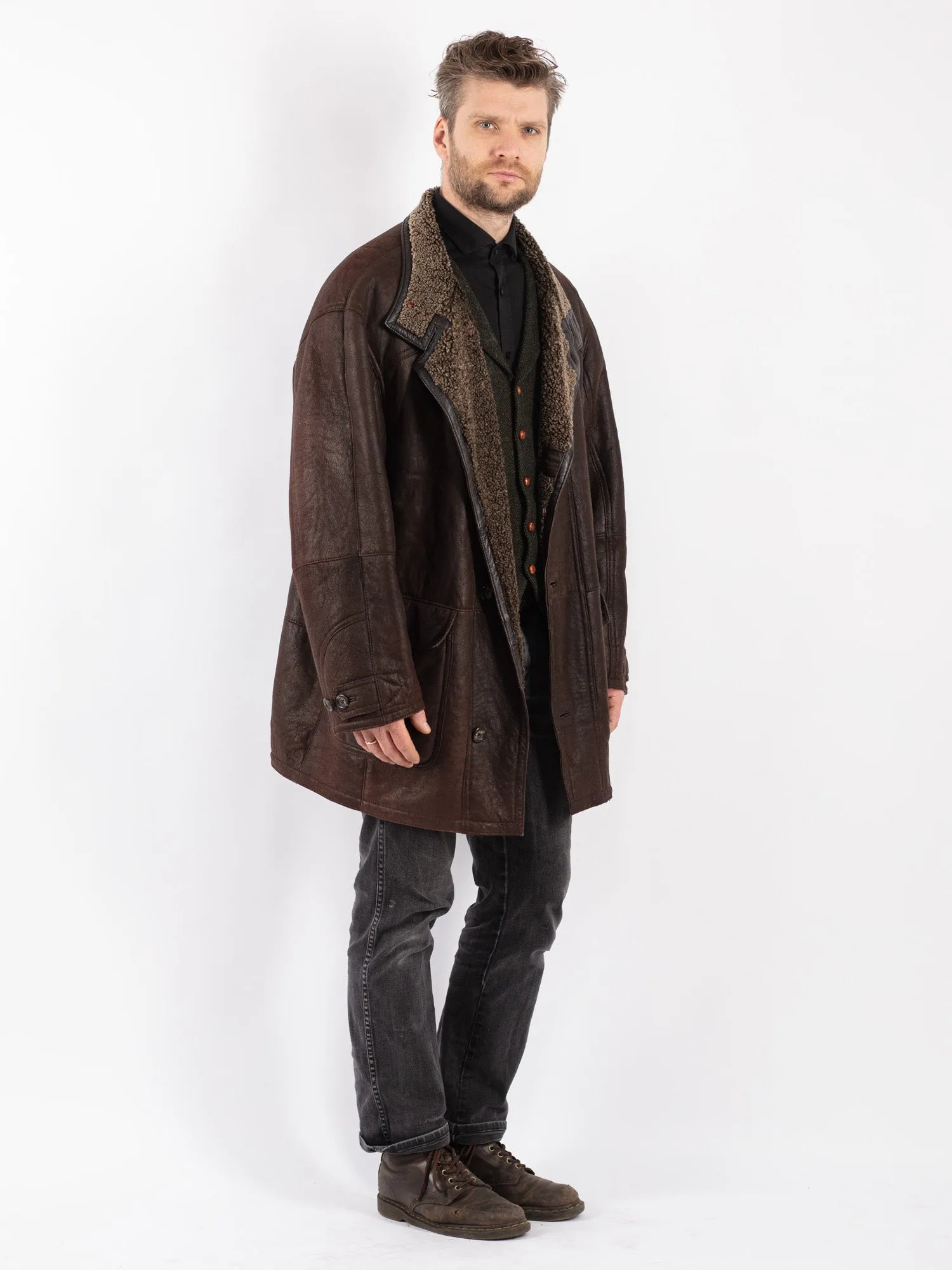 Vintage 90's Men Oversized Sheepskin Coat in Brown