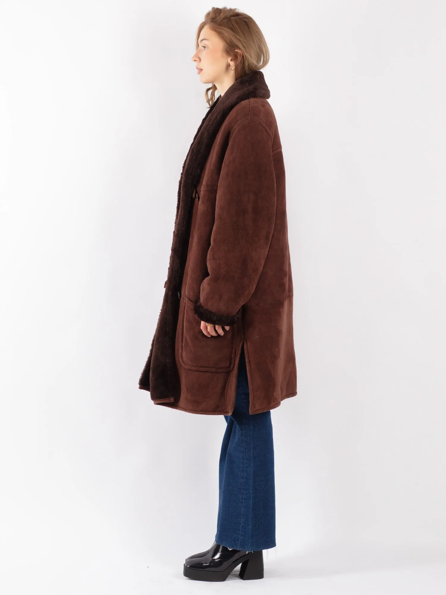 Vintage 90's Women Oversized Sheepskin Coat in Brown