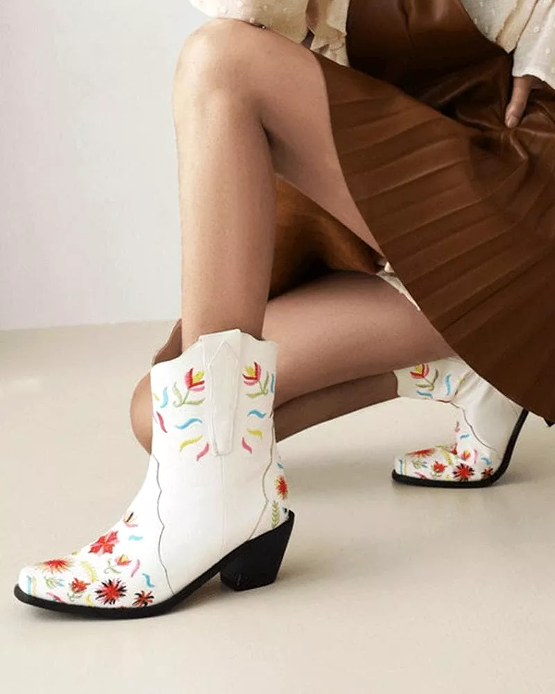 Women's Fashion Floral Embroidery Chunky Heel Cowboy Boots